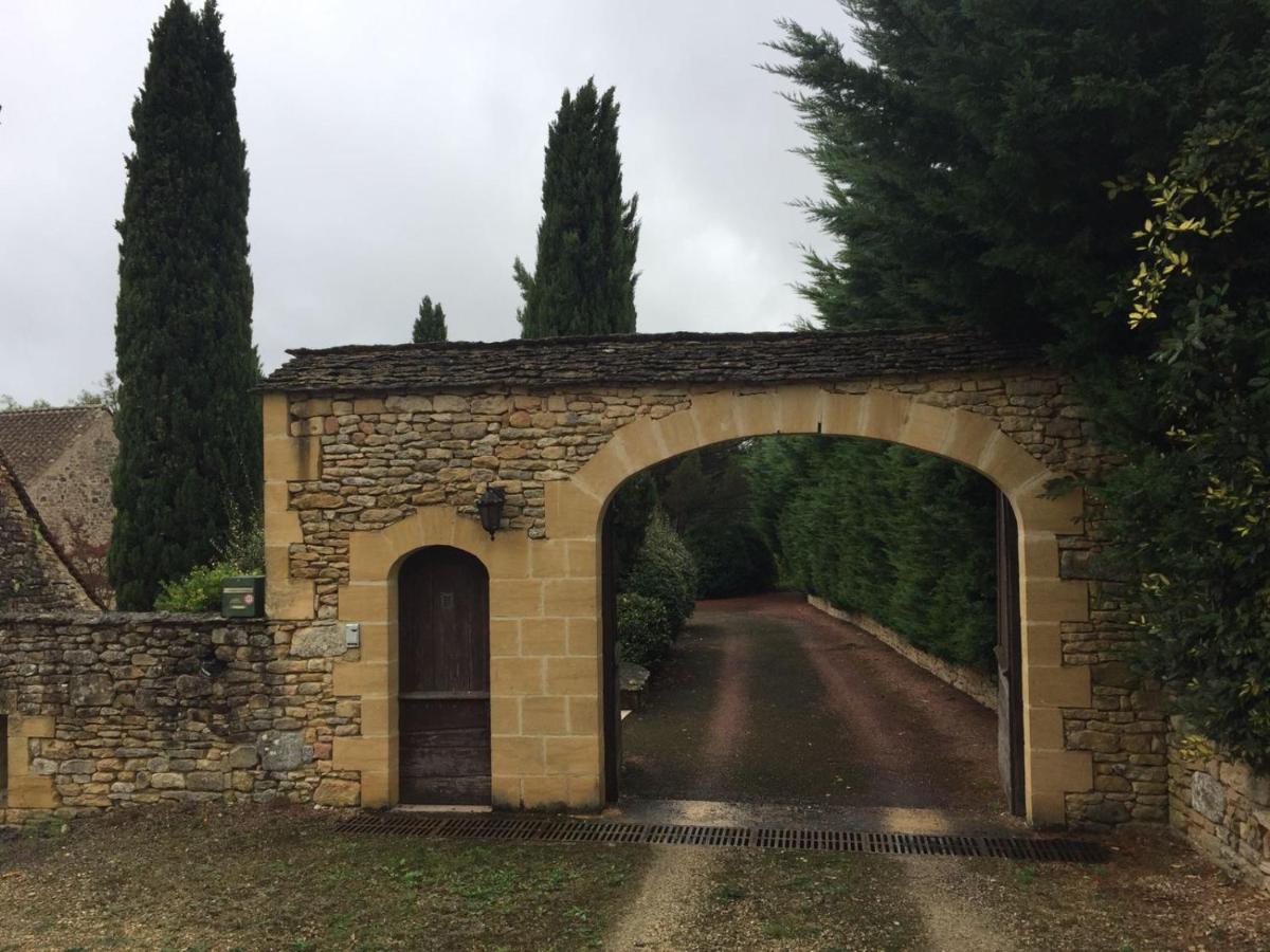 Gite Le Domaine Aubazen La Chapelle-Aubareil 外观 照片